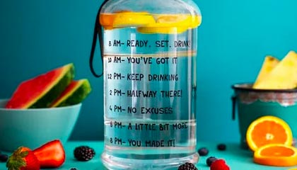 小区业主还原于朦胧坠楼细节：友人曾用衣物遮面，警方排除刑嫌