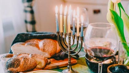 小区业主还原于朦胧坠楼细节：友人曾用衣物遮面，警方排除刑嫌